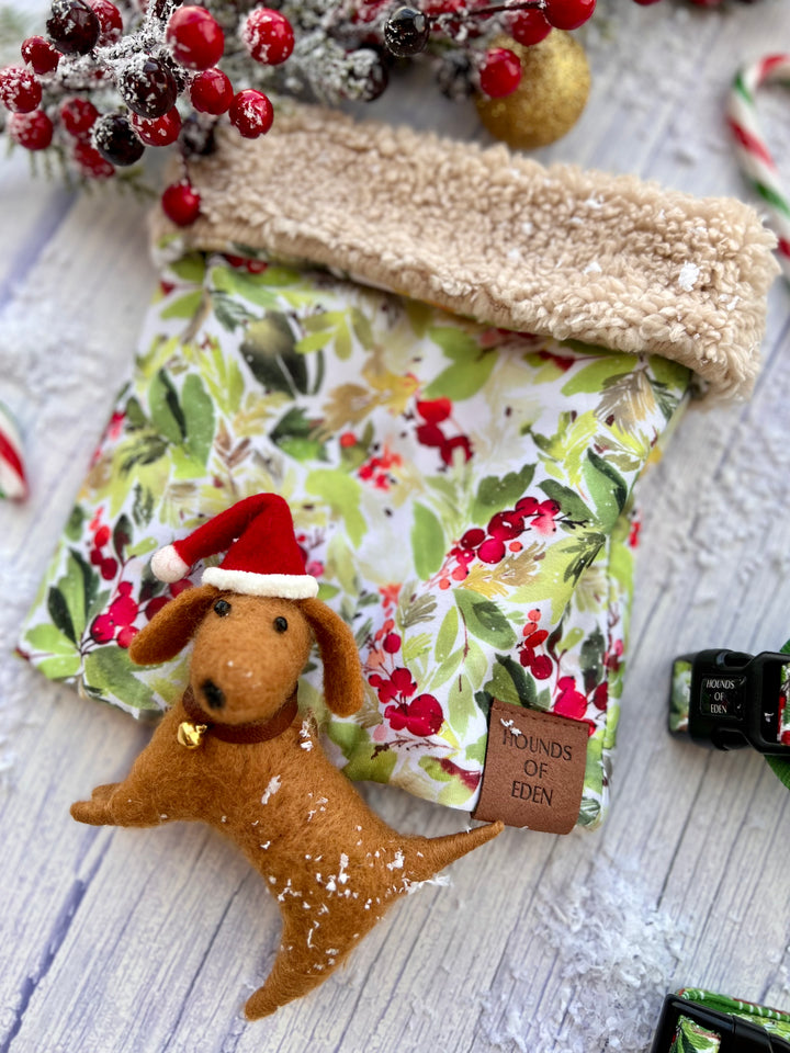 Winter Spruce & Berries Design Poop Bag Holder