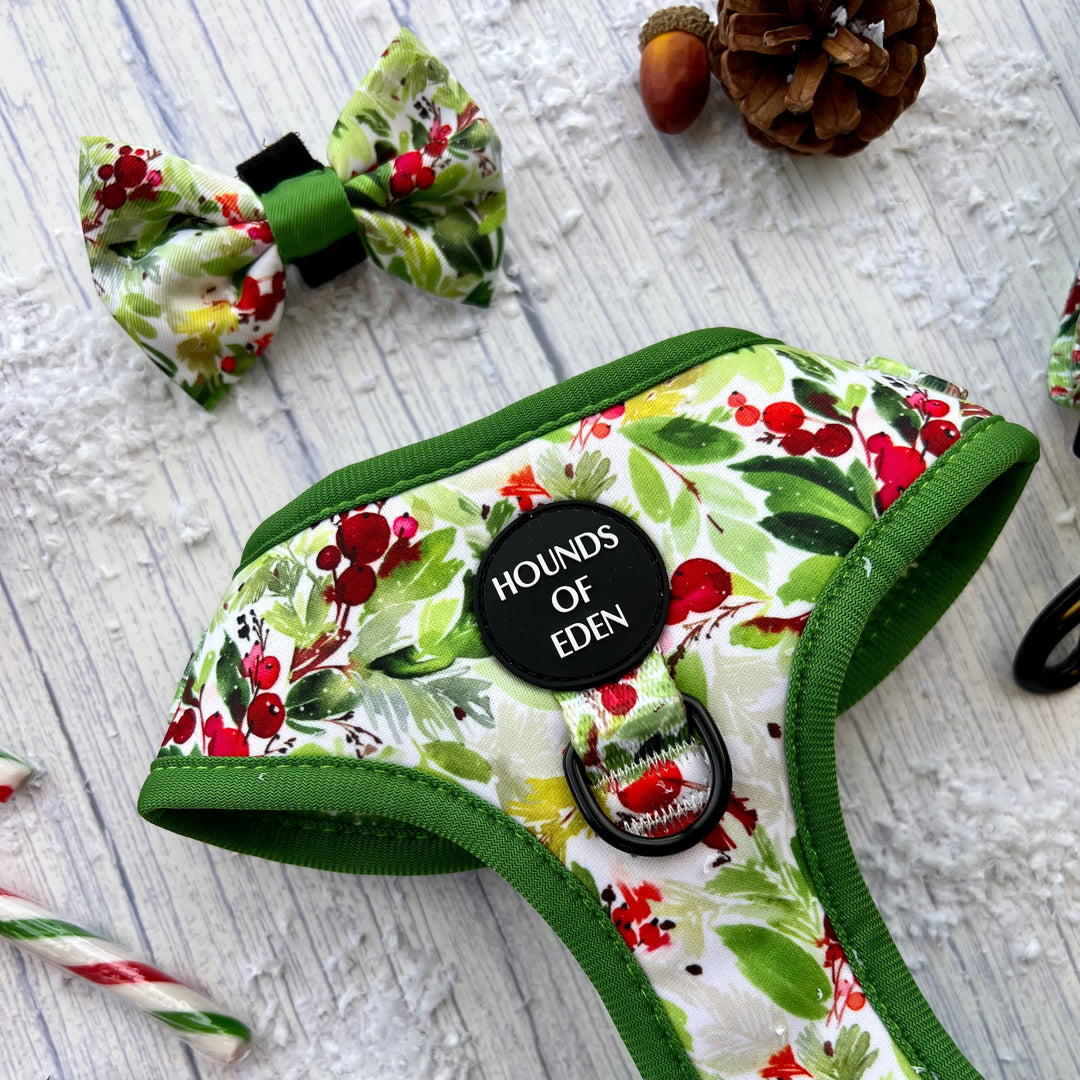 Winter Spruce & Berries Design Poop Bag Holder